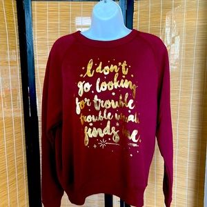 HARRY POTTER sweater MAROON in color size MEDIUM& LARGE selling for C$13